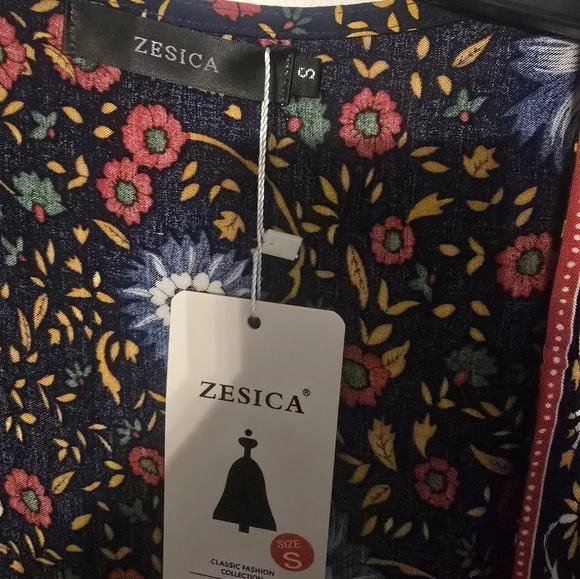 Floral Black Wrap - Picture 3 of 3